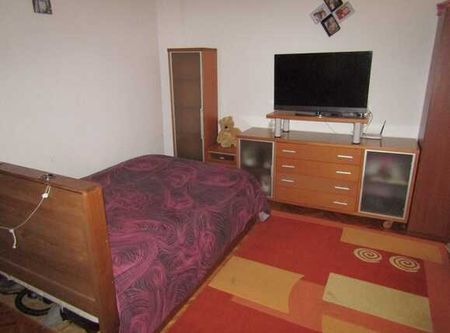 Apartament cu 2 camere, semidecomandat, 48 mp, zona strazii Paris - Photo 4