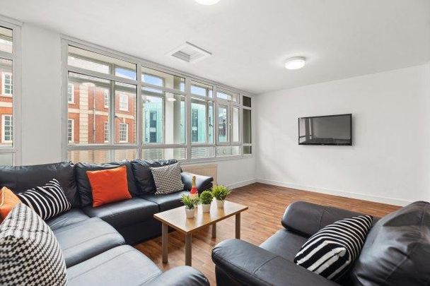 1 bedroom in a house share to rent - Photo 1