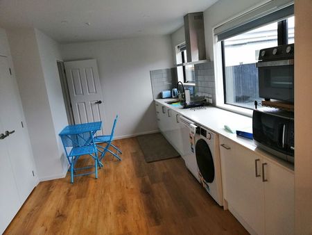 modern downstairs Unit/Flat Massey, Auckland - Photo 2