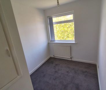 3 bedroom detached house to rent - Photo 2