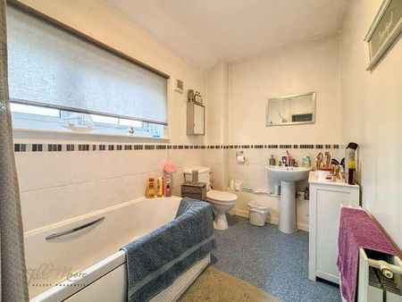 Murray Avenue, Fencehouses, Houghton Le Spring, DH4 - Photo 4