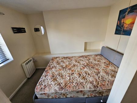 1 bedroom flat to rent - Photo 2