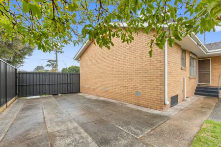 Fully Renovated Family Home - Photo 4