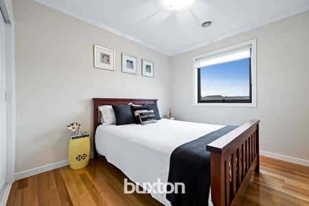 10 Stanford Avenue, Keysborough VIC 3173 - House For Rent | Domain - Photo 3