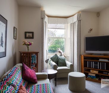 Character Townhouse - Photo 2