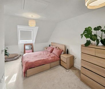 3 bedroom semi-detached house to rent - Photo 5