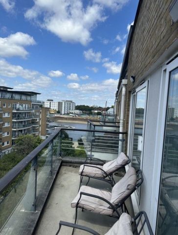 Room in a Shared Flat, Bluewater House, SW18 - Photo 2