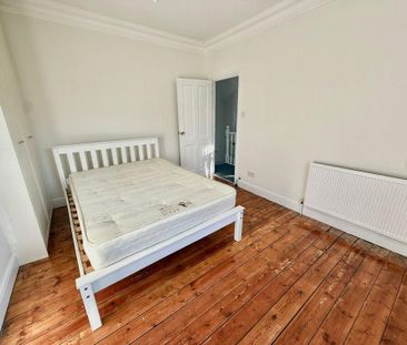 4 bedroom detached house to rent - Photo 6