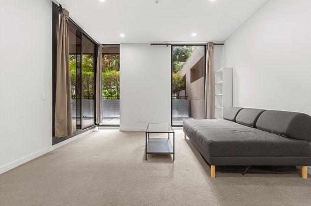 Fully Furnished Two Bedroom Apartment - Photo 1