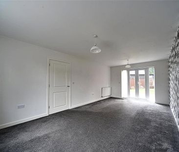 4 bedroom detached house to rent - Photo 1