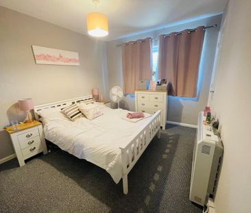 2 bedroom townhouse to rent - Photo 3