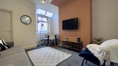 1 bedroom in a house share to rent - Photo 2