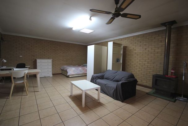 6-bedroom shared house, Clairville Avenue - Photo 1