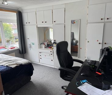 3 Bed Semi-Detached House, Thorn Lane, LS8 - Photo 6