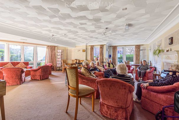 1 Bedroom Apartment, Bridge Court – Weybridge - Photo 1