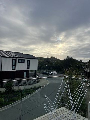 Modern End Unit Townhouse - New home before XMAS - Photo 2