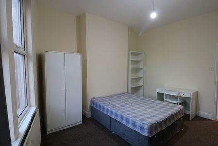 6 Bedroom Terraced To Rent in Lenton - Photo 5