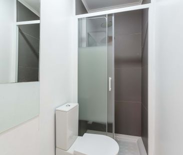 2 Bedroom Apartment with Balcony in the Heart of Monte do Estoril –... - Photo 4