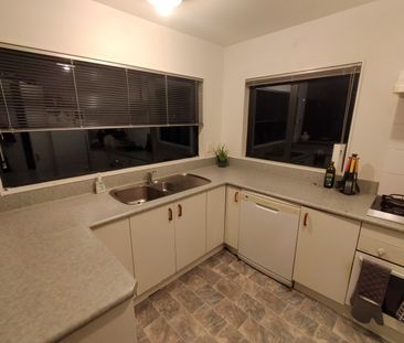 91b Moorefield Road, Johnsonville - Photo 4