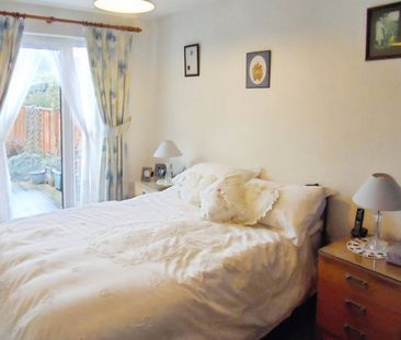 2 bedroom Bungalow To Let - Photo 3