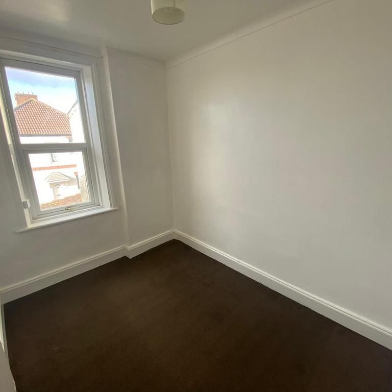 3 bedroom flat to rent - Photo 1