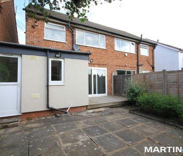 3 bedroom semi-detached house to rent - Photo 2