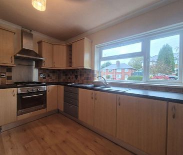 3 bedroom semi-detached house to rent - Photo 6