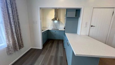 Character family home in Aramoho - Photo 4