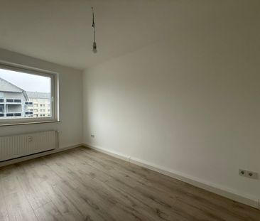 Frisch sanierte 3 Zimmer-Wohnung in zentraler Lage! - Photo 6