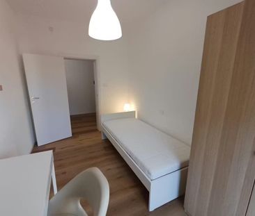 Via Michelangelo Buonarroti, Padova, Veneto 35134 - Photo 1