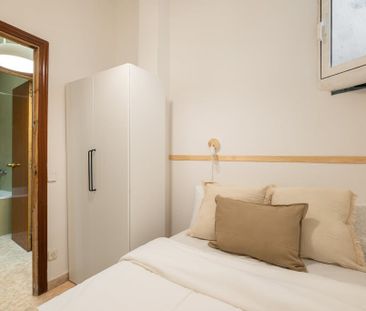 Carrer la Rambla, Barcelona, Catalonia 08002 - Photo 6