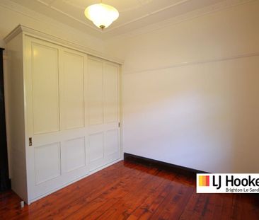 Charming 3 Bedroom Home in Quiet Locale - Photo 3