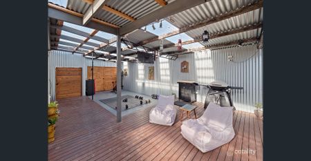 Neat & Stylish! - Photo 4