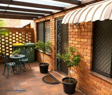Tidy & Well-Located Two-Bedroom Unit - Move In Ready! - Photo 3