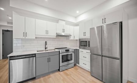 Beverly: Wheelchair Accessible – 710 Westminster, Winnipeg, MB - Photo 2