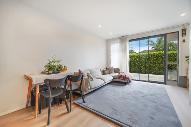 Near new town house in Birkdale - Photo 1