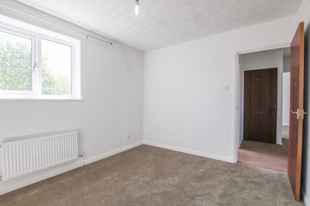 4 bedroom detached house to rent - Photo 5