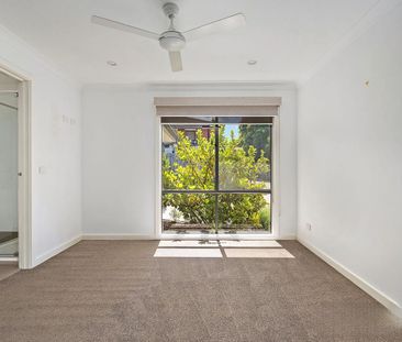 MODERN 3 BEDROOM FAMILY HOME - Photo 2