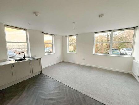 Heath Square, Haywards Heath - Photo 3