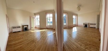 Location appartement de 211 m² - 5 pièces à Vannes - Photo 4
