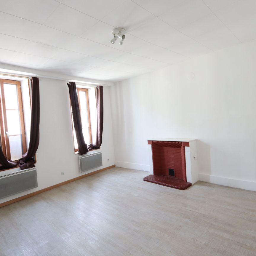 Location Appartement 2 pièces 40m² LA CHARITE SUR LOIRE 58400 - Photo 1
