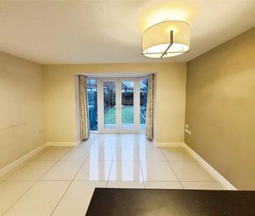 4 bedroom semi-detached house to rent - Photo 2