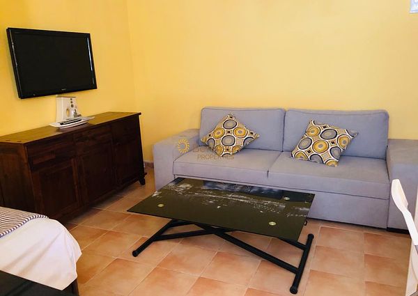 Mid-season . For rent from 1.9.24 - 30.6.2025 Nice studio apartment in the center of Torremolinos
