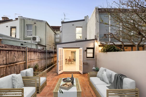 Four Bedroom Terrace with Rear Lane Access and Lock Up Garage - Offered Unfurnished - Photo 1