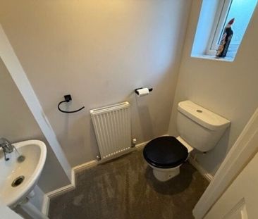 St. Francis Close, Hinckley, LE10 - Photo 4