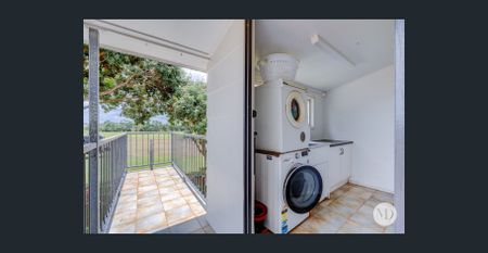 Rare Offering in Currajah - Space, Style and Serenity. - Photo 2