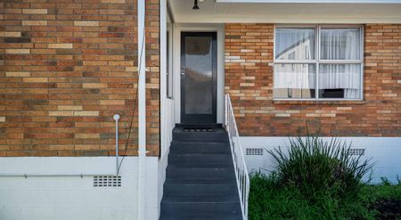 BAYSWATER BEACHSIDE LIVING AT ITS BEST - Photo 4