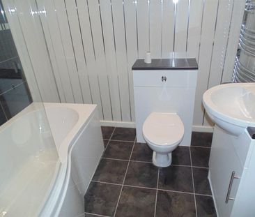 2 bedroom Flat To Let - Photo 5