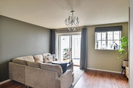 3 bedroom end of terrace house to rent - Photo 3
