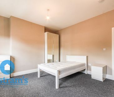 2 bed Apartment for Rent - Photo 2